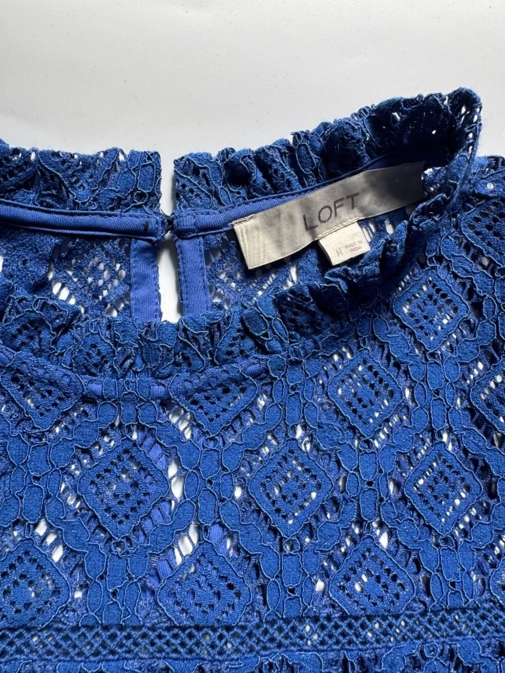 LOFT Blue Lace Blouse Women’s Medium Mock Neck Puff Sleeve Dressy Top - Picture 3 of 5